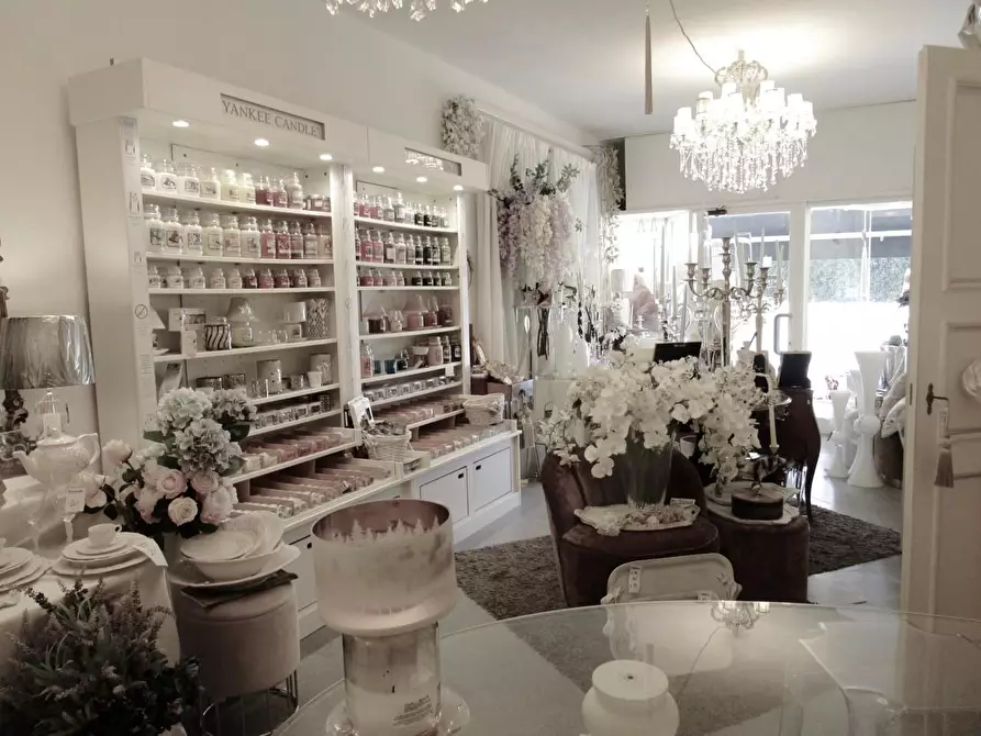 Immagine 6 di Locale commerciale in affitto  a Pisa