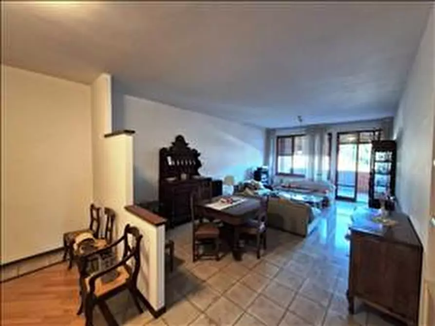 Immagine 2 di Appartamento in vendita  a Siena