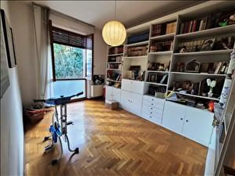 Immagine 12 di Appartamento in vendita  a Siena