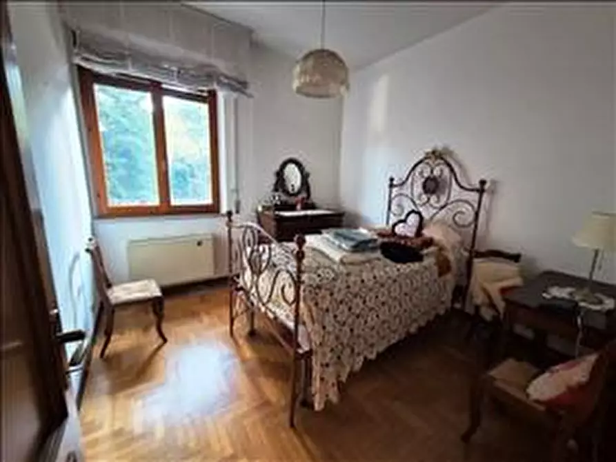 Immagine 10 di Appartamento in vendita  a Siena