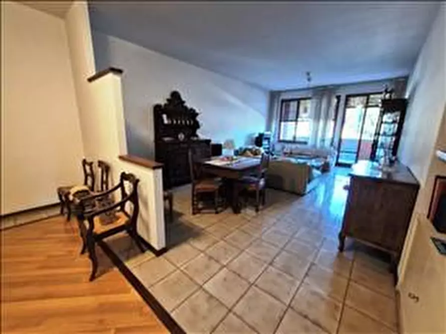 Immagine 1 di Appartamento in vendita  a Siena