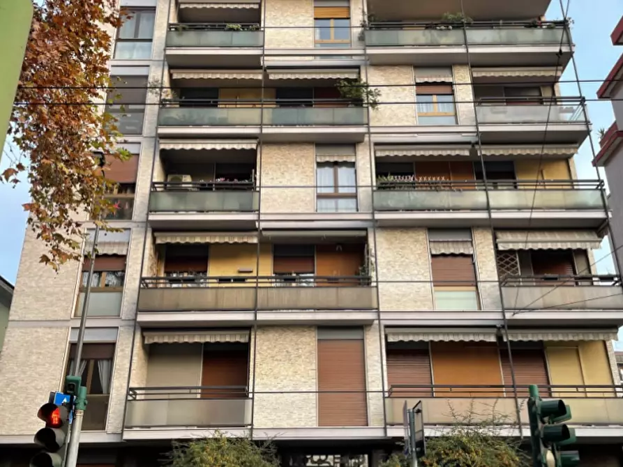 Immagine 1 di Appartamento in vendita  a Milano