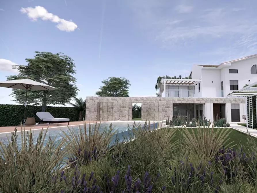 Immagine 3 di Villa in vendita  a Forte Dei Marmi