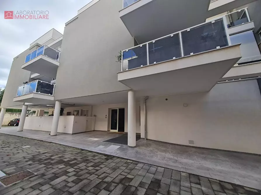 Immagine 28 di Appartamento in affitto  a Lecce