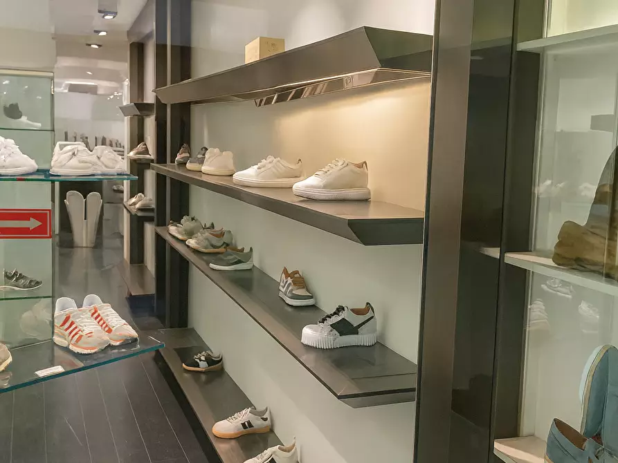 Immagine 4 di Locale commerciale in affitto  a Pisa