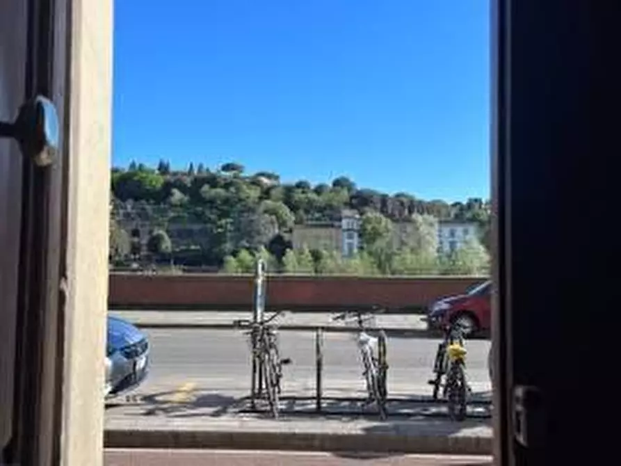 Immagine 13 di Appartamento in vendita  a Firenze