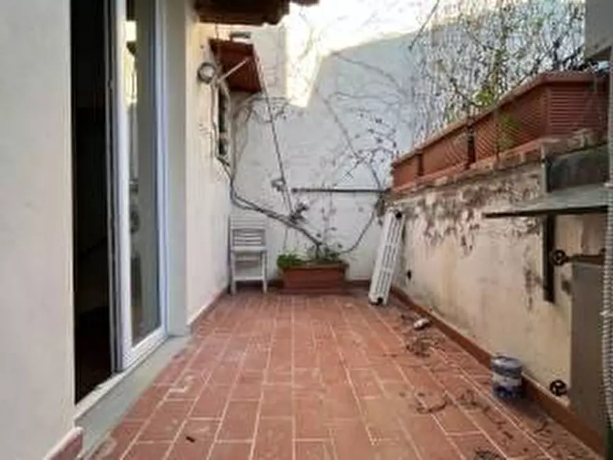Immagine 11 di Appartamento in vendita  a Firenze