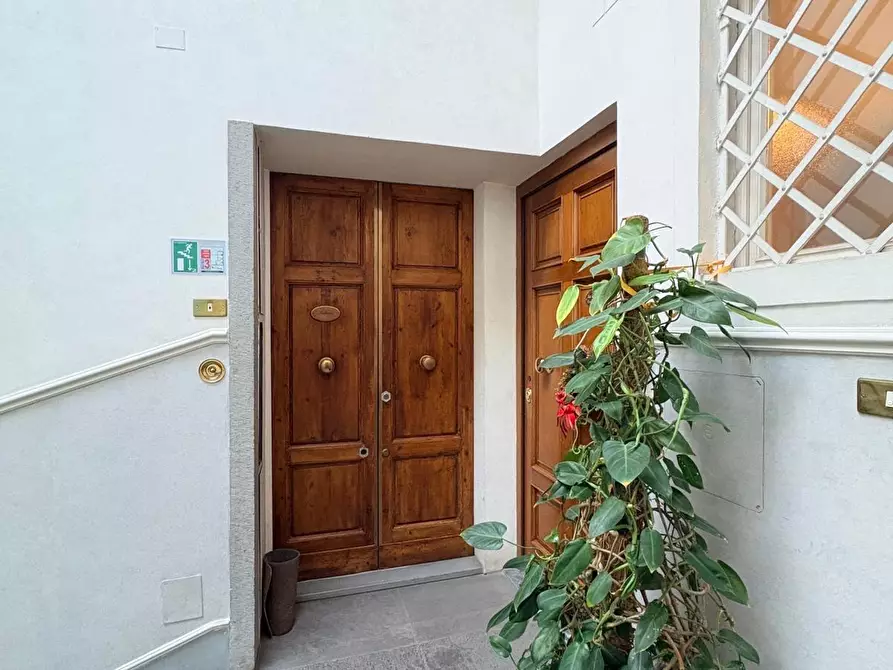 Immagine 16 di Appartamento in vendita  a Firenze