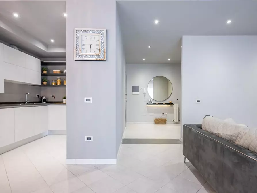 Immagine 11 di Appartamento in vendita  a Cascina