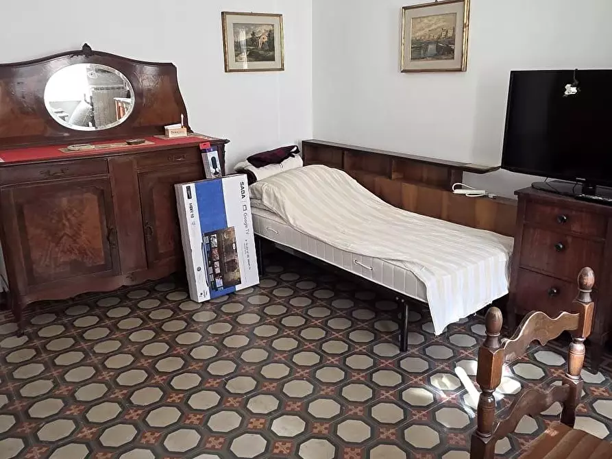 Immagine 4 di Appartamento in affitto  a Carrara