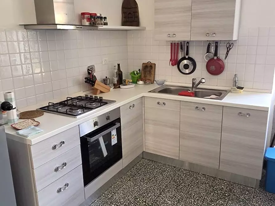 Immagine 3 di Appartamento in affitto  a Carrara