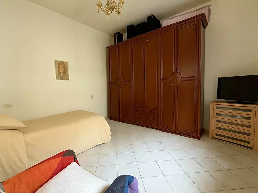 Immagine 24 di Villa in vendita  a Viareggio