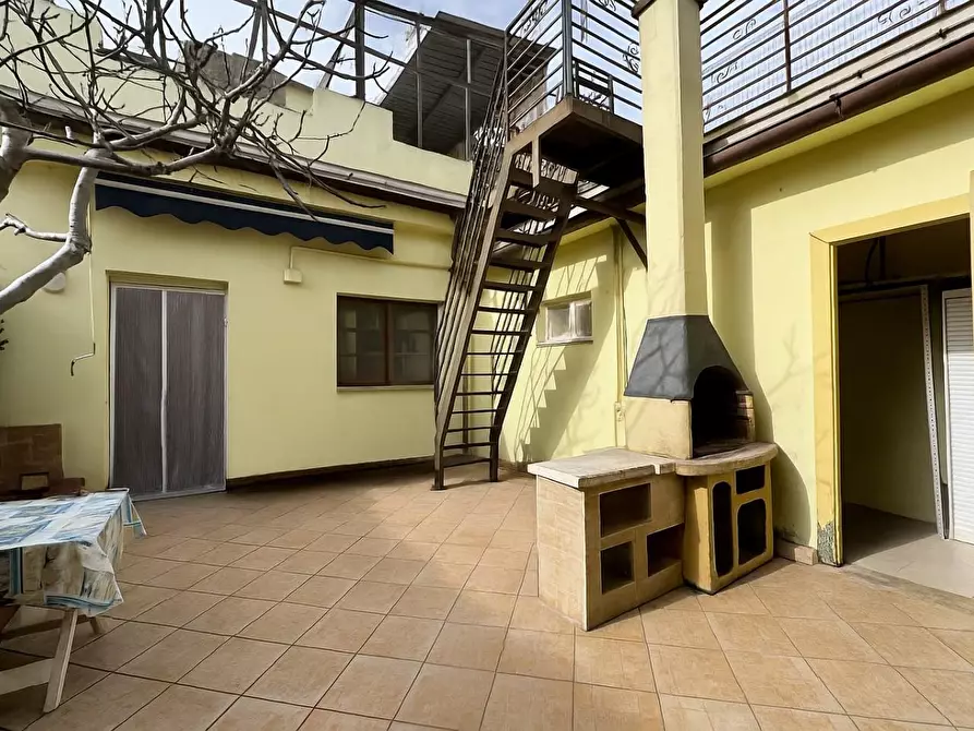 Immagine 11 di Villa in vendita  a Viareggio