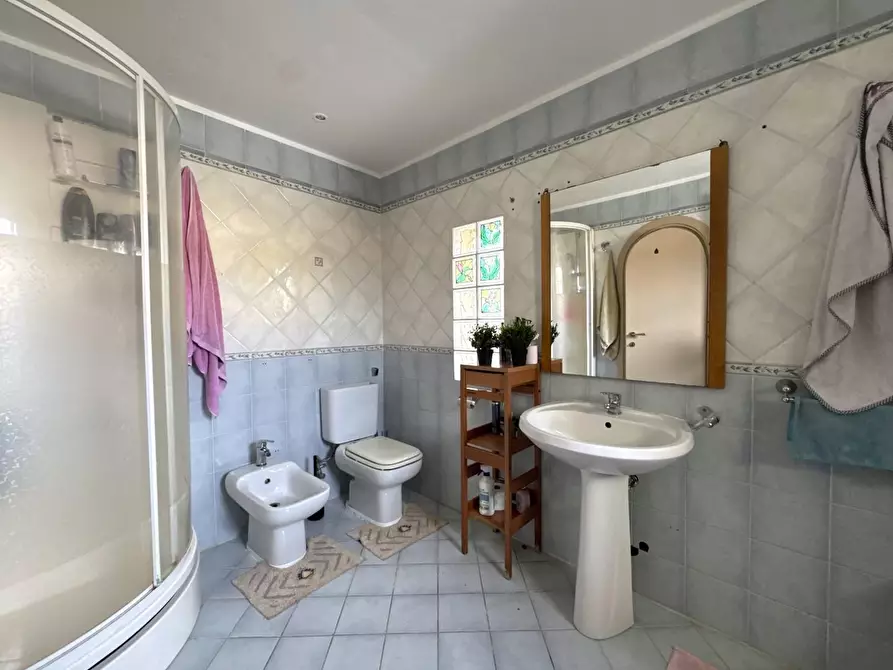 Immagine 27 di Villa in vendita  a Viareggio