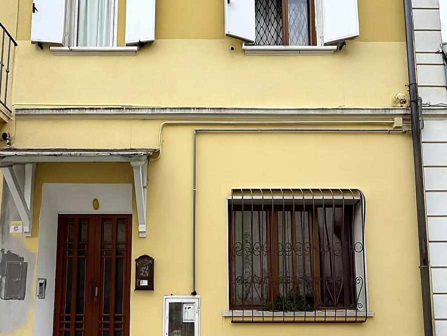 Immagine 2 di Villa in vendita  a Viareggio