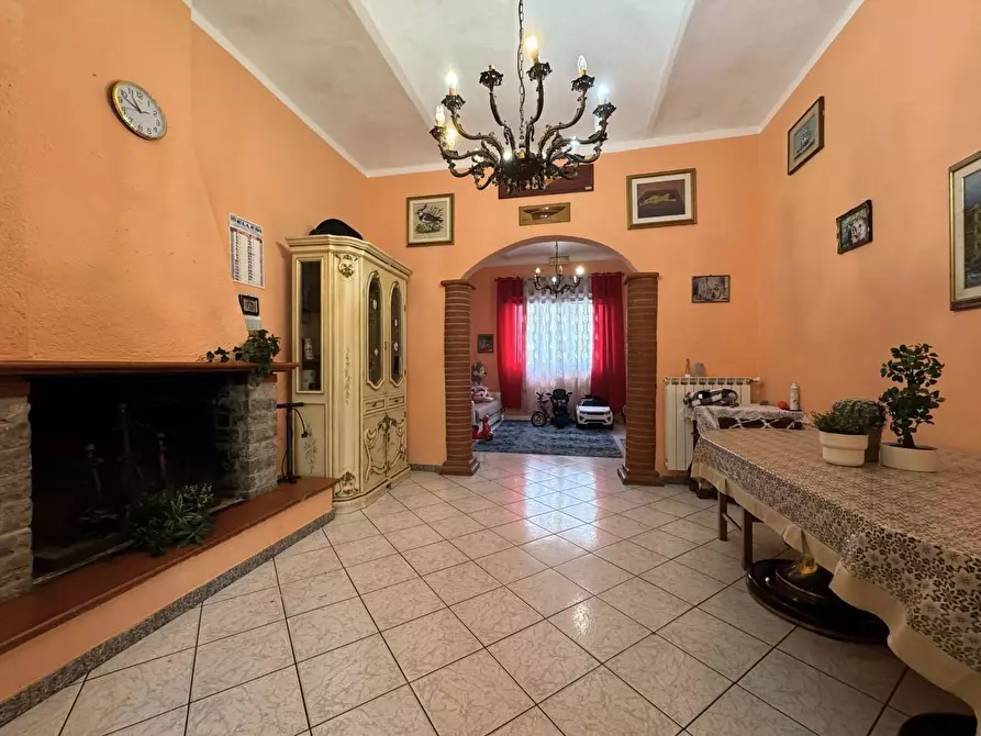 Immagine 10 di Villa in vendita  a Viareggio