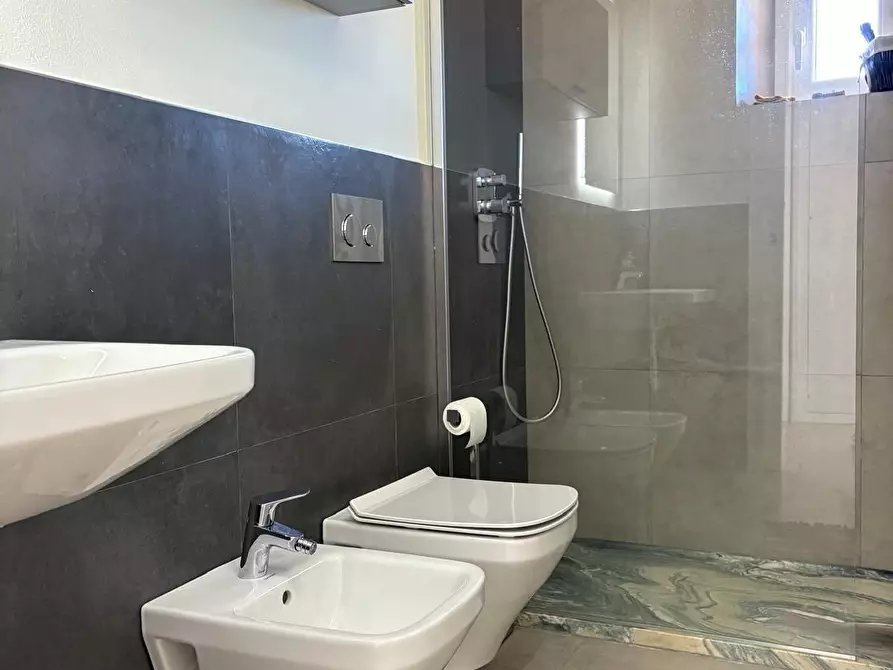 Immagine 8 di Mansarda in vendita  a Forte Dei Marmi