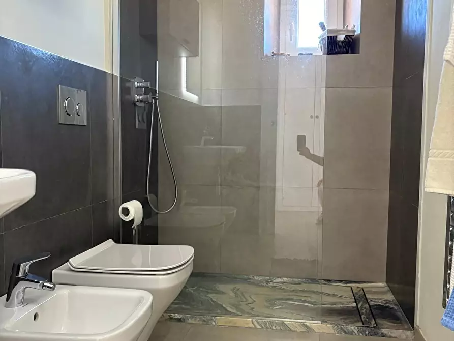 Immagine 9 di Mansarda in vendita  a Forte Dei Marmi