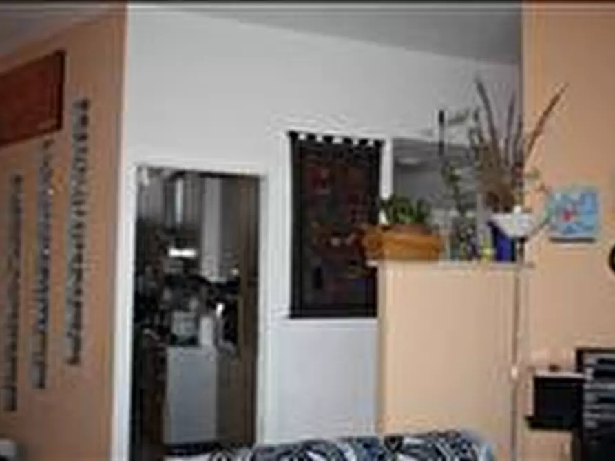 Immagine 2 di Appartamento in vendita  a Siena