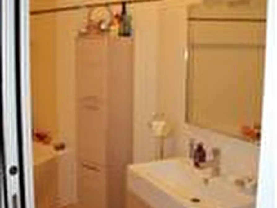 Immagine 7 di Appartamento in vendita  a Siena