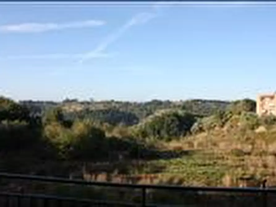 Immagine 8 di Appartamento in vendita  a Siena