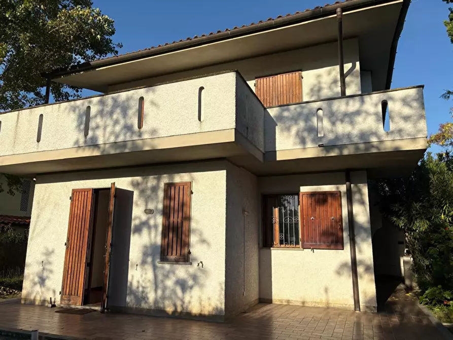 Immagine 2 di Casa bifamiliare in vendita  a Forte Dei Marmi