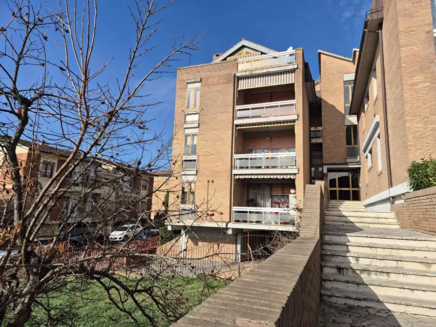 Immagine 29 di Appartamento in vendita  a Siena