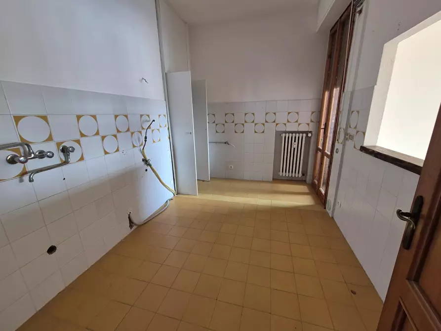 Immagine 21 di Appartamento in vendita  a Siena