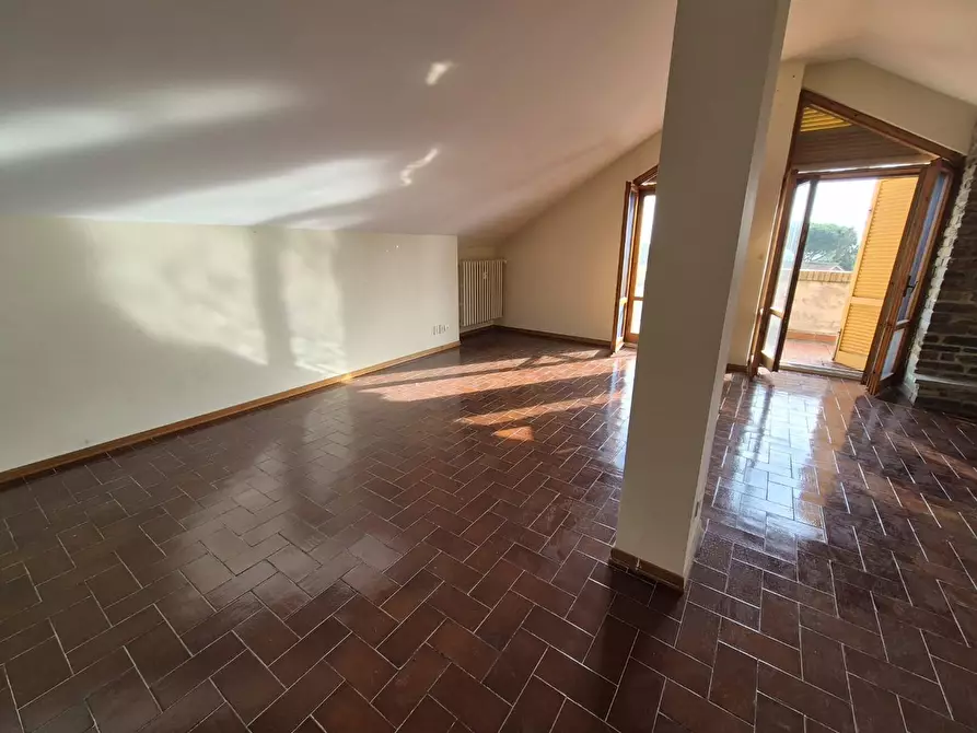 Immagine 5 di Appartamento in vendita  a Siena