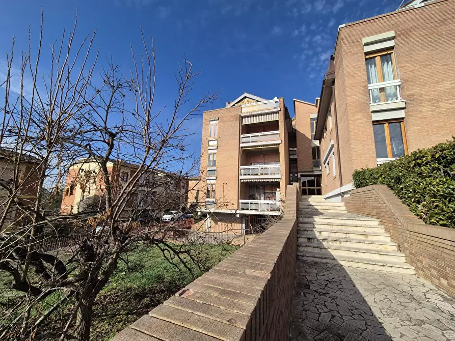 Immagine 27 di Appartamento in vendita  a Siena