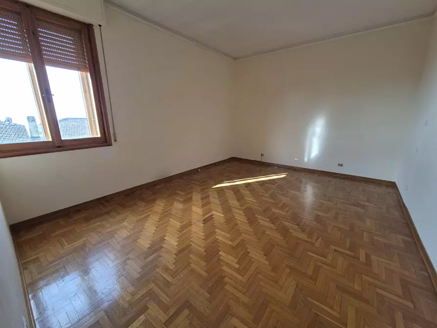 Immagine 17 di Appartamento in vendita  a Siena