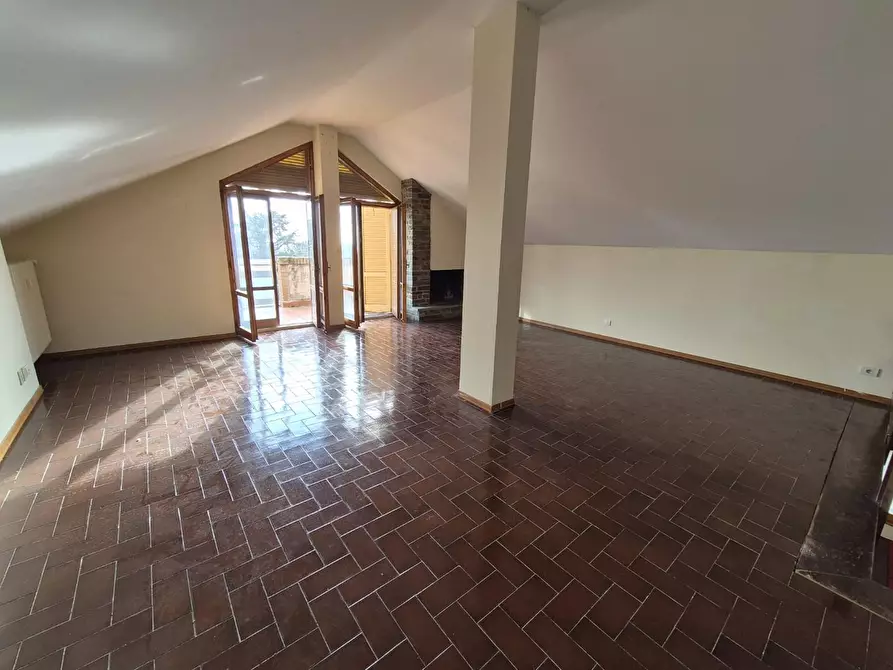 Immagine 3 di Appartamento in vendita  a Siena