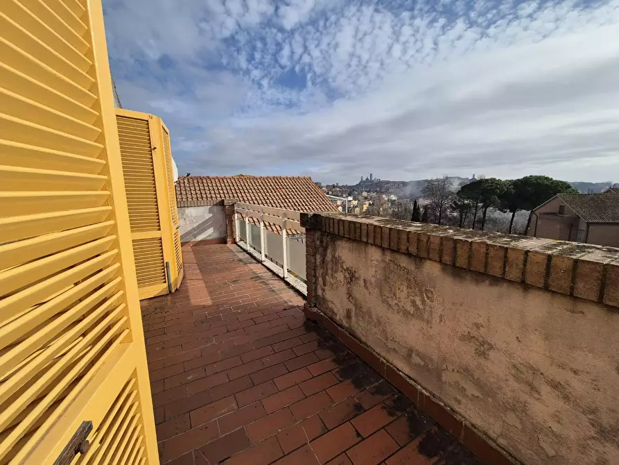 Immagine 8 di Appartamento in vendita  a Siena