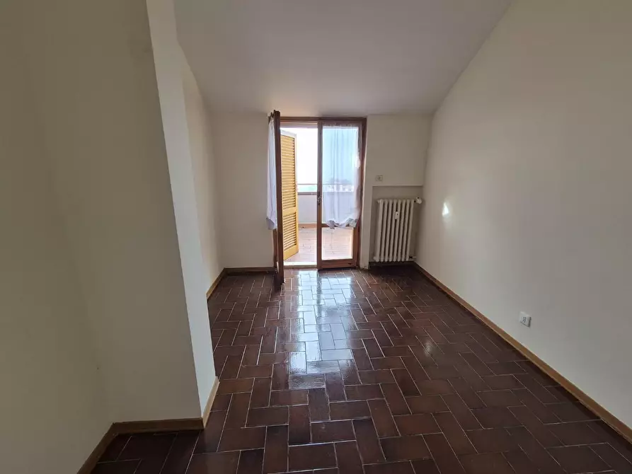 Immagine 4 di Appartamento in vendita  a Siena