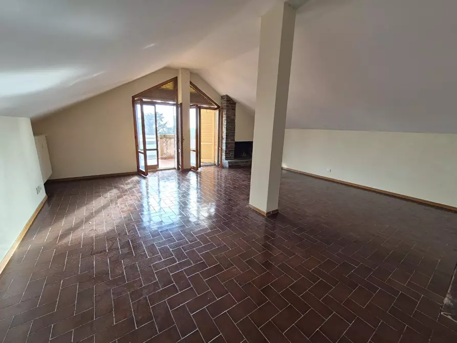 Immagine 1 di Appartamento in vendita  a Siena