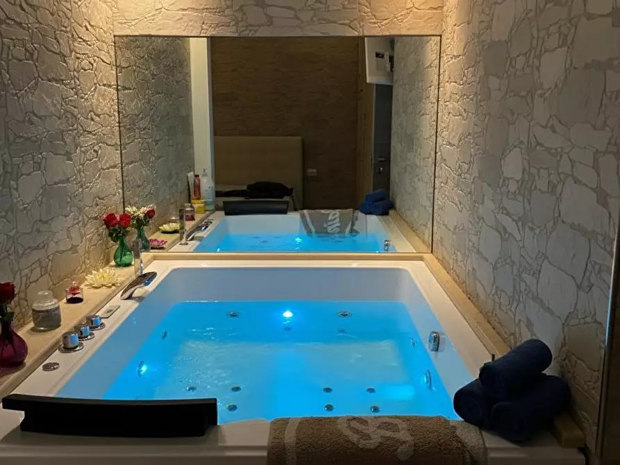 Immagine 8 di Porzione di casa in affitto  a Carrara