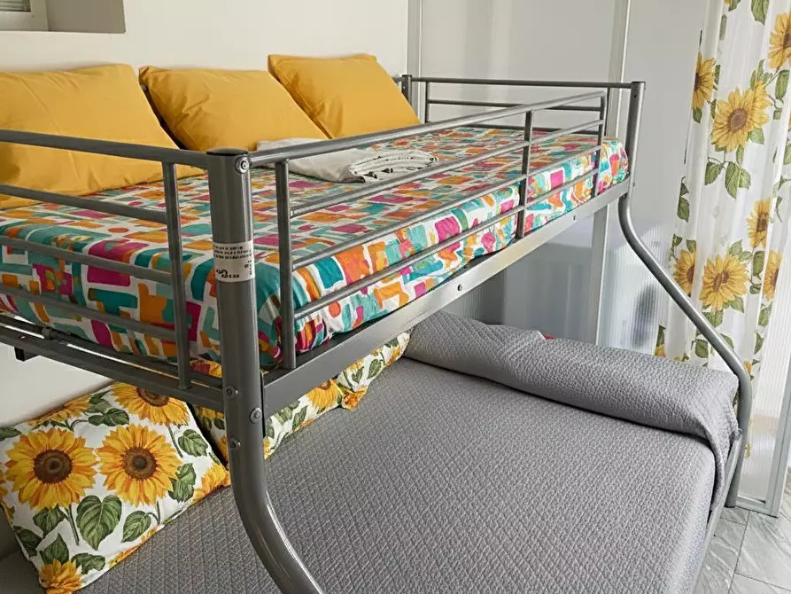 Immagine 10 di Porzione di casa in affitto  a Carrara