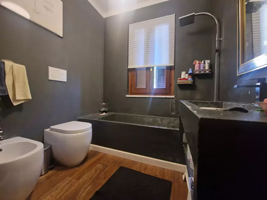 Immagine 12 di Villetta a schiera in vendita  a Carrara