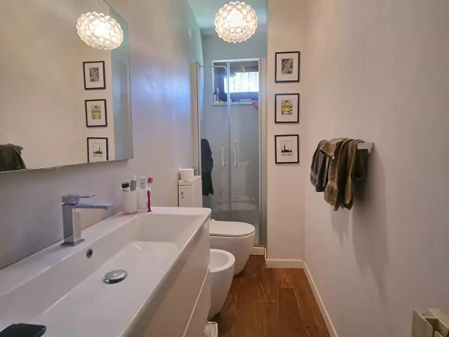 Immagine 9 di Villetta a schiera in vendita  a Carrara