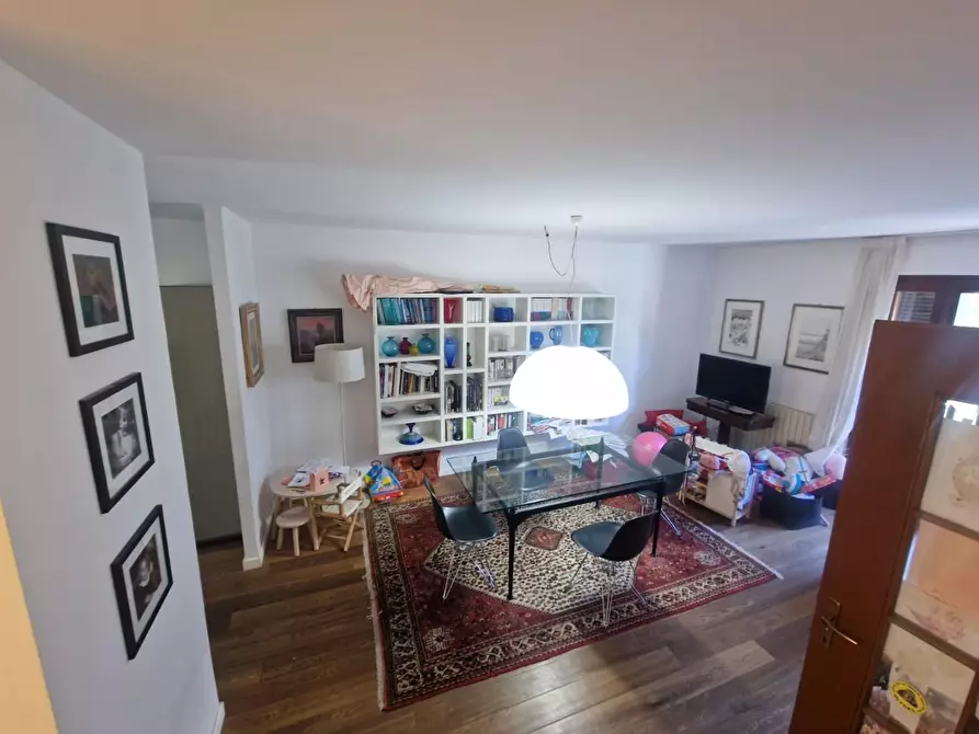 Immagine 2 di Villetta a schiera in vendita  a Carrara