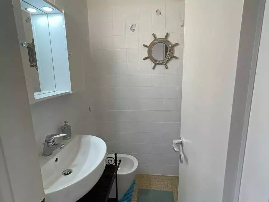 Immagine 6 di Appartamento in affitto  a Massa