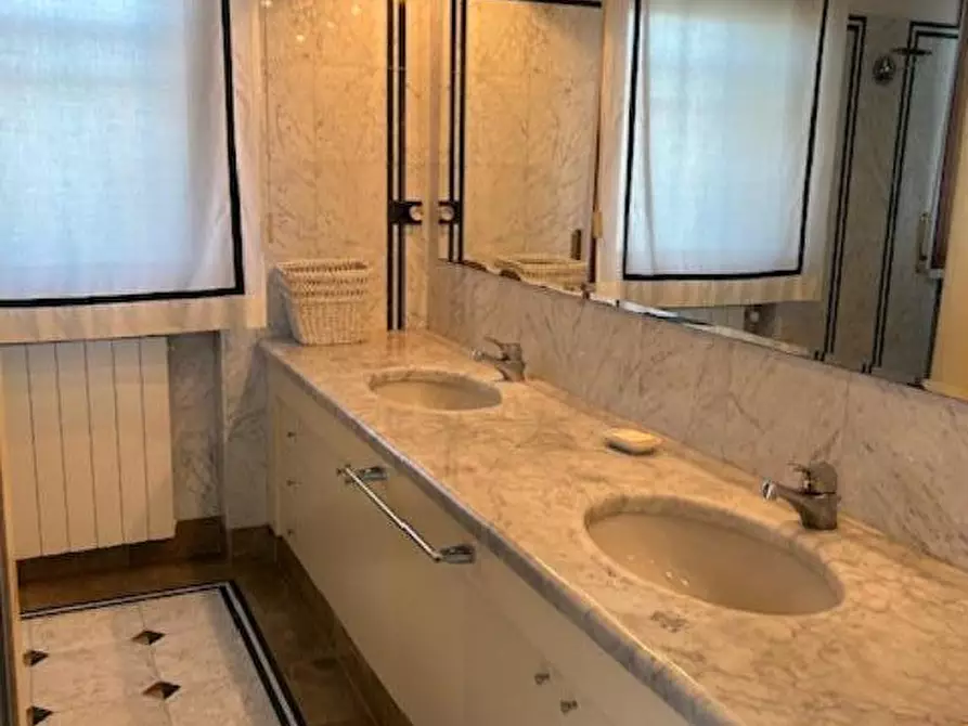 Immagine 9 di Mansarda in affitto  a Empoli