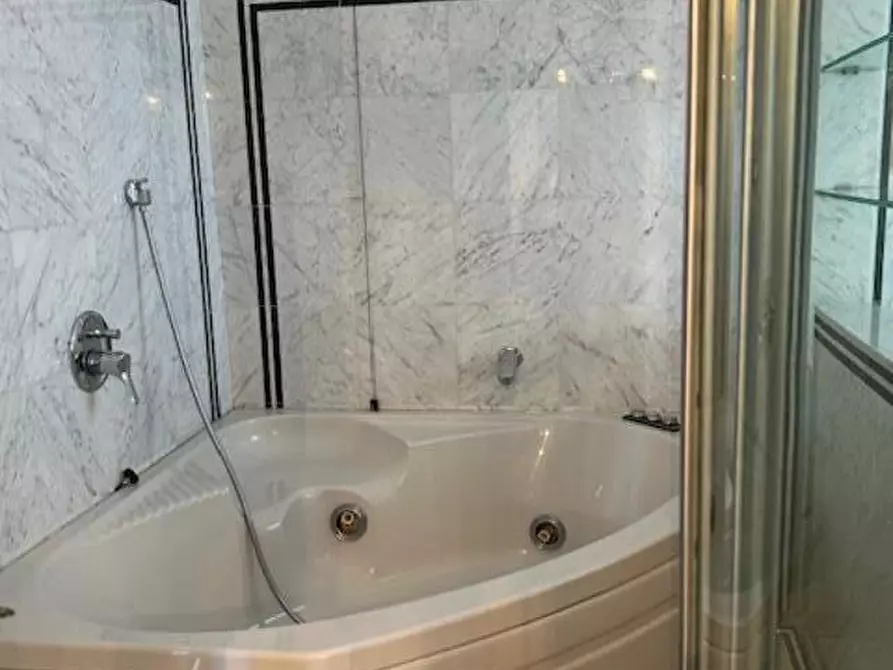 Immagine 10 di Mansarda in affitto  a Empoli