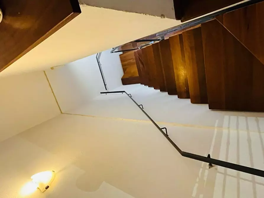 Immagine 46 di Appartamento in vendita  a Cascina