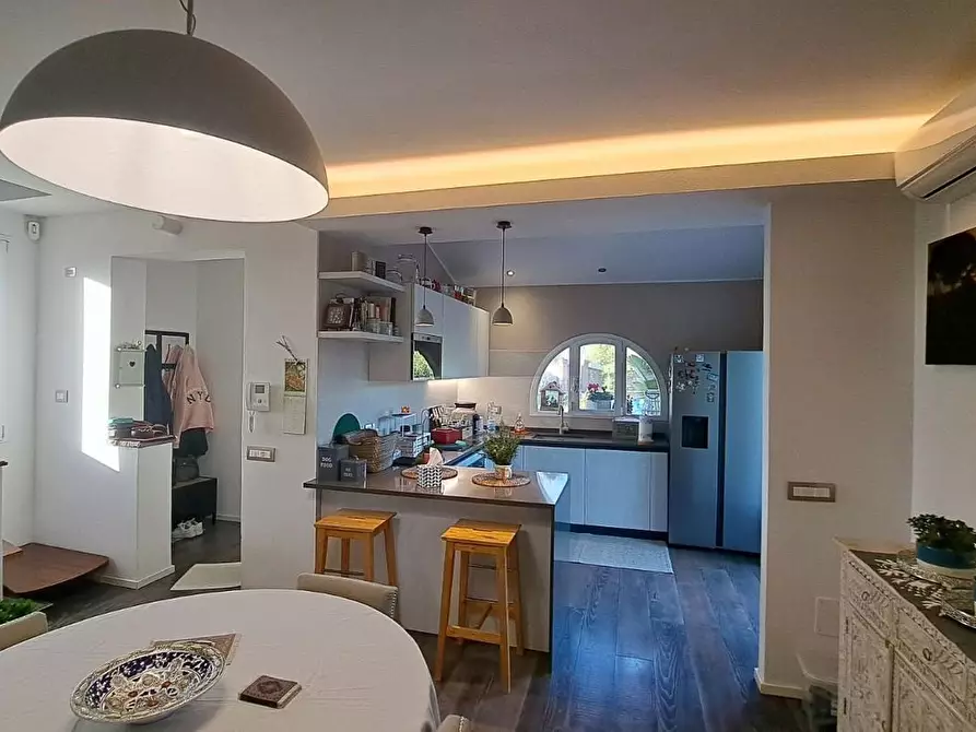 Immagine 9 di Villa in vendita  a Cecina