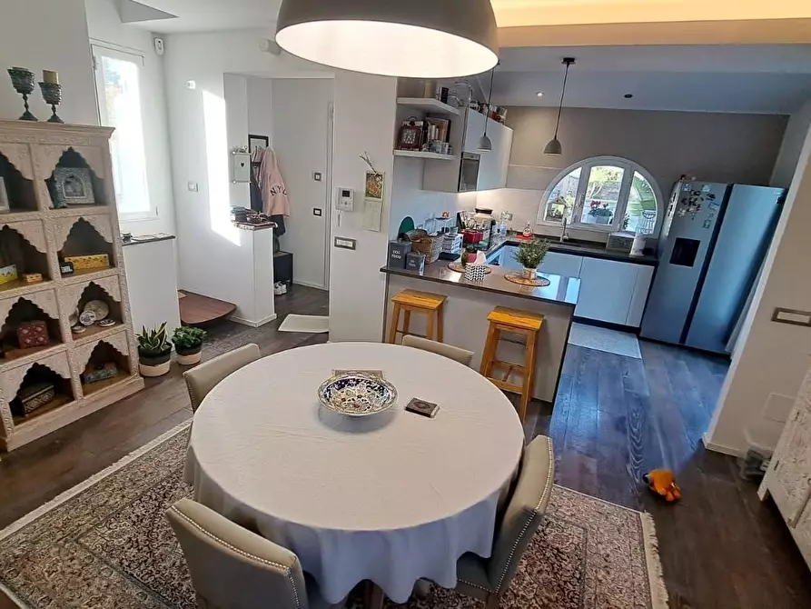 Immagine 8 di Villa in vendita  a Cecina