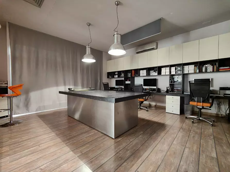 Immagine 9 di Locale commerciale in affitto  a Fucecchio