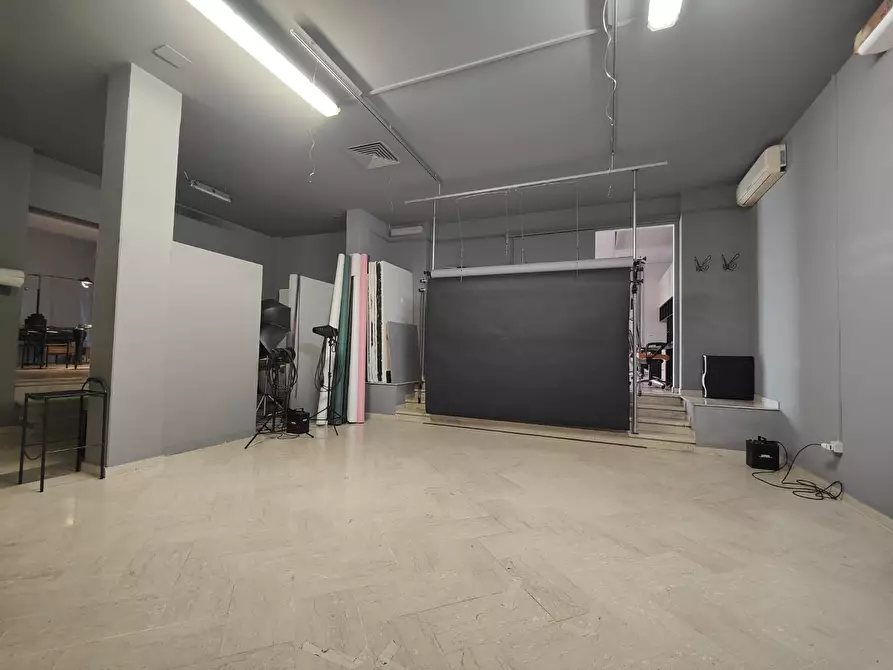 Immagine 12 di Locale commerciale in affitto  a Fucecchio