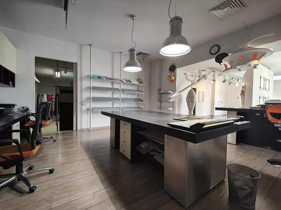 Immagine 7 di Locale commerciale in affitto  a Fucecchio