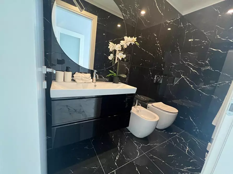 Immagine 24 di Mansarda in vendita  a Empoli